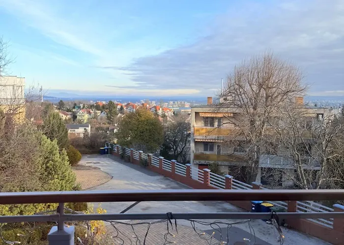 Rosehill Garden Family With A Great View Apartman Budapest