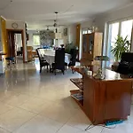 Rosehill Garden Family With A Great View בודפשט