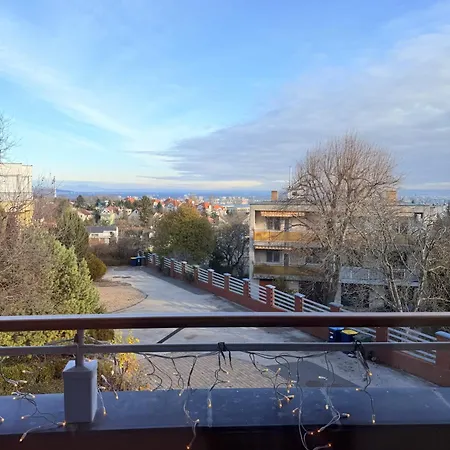 Rosehill Garden Family With A Great View Appartamento Budapest