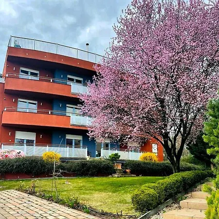 Rosehill Garden Family With A Great View Budapest